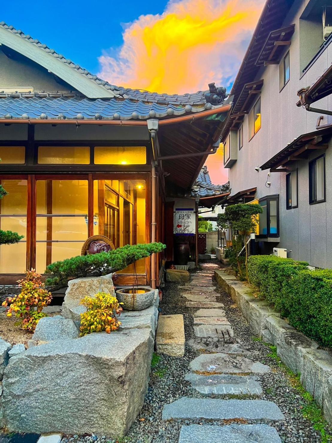 Guesthouse Omoya--全個室--囲炉裏のぬくもりと共にグループの絆を深める古民家宿でゆっくりとした時間を-6名部屋-6名部屋-8名部屋--最大20名-ペット同伴可は一室のみ- Matsuyama  Bagian luar foto
